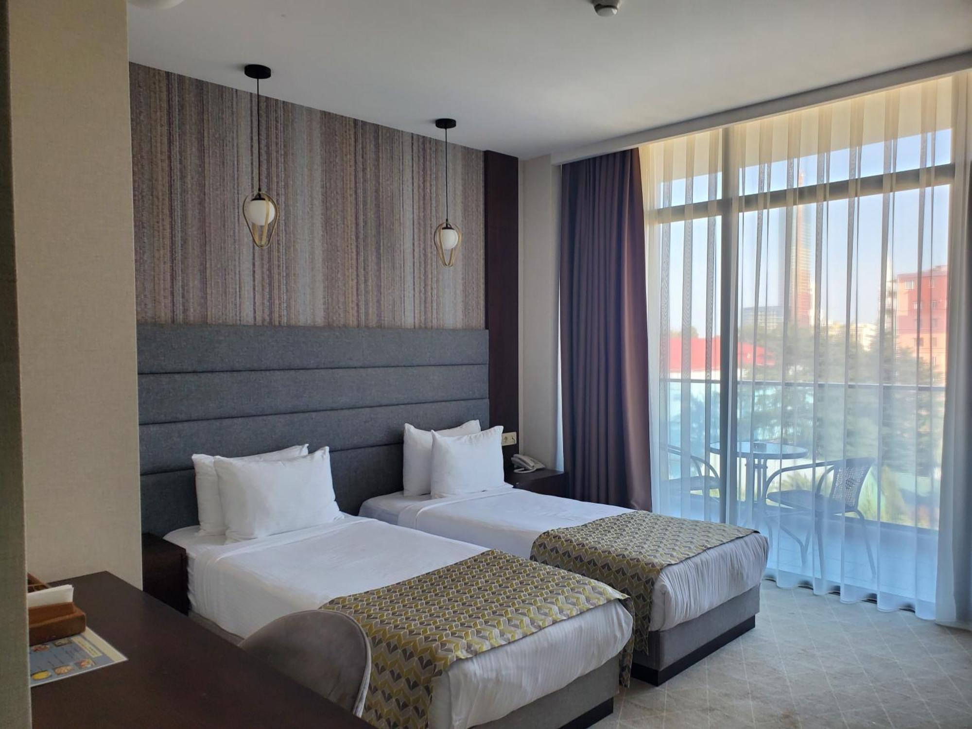 Hotel Salvador Batumi Kültér fotó