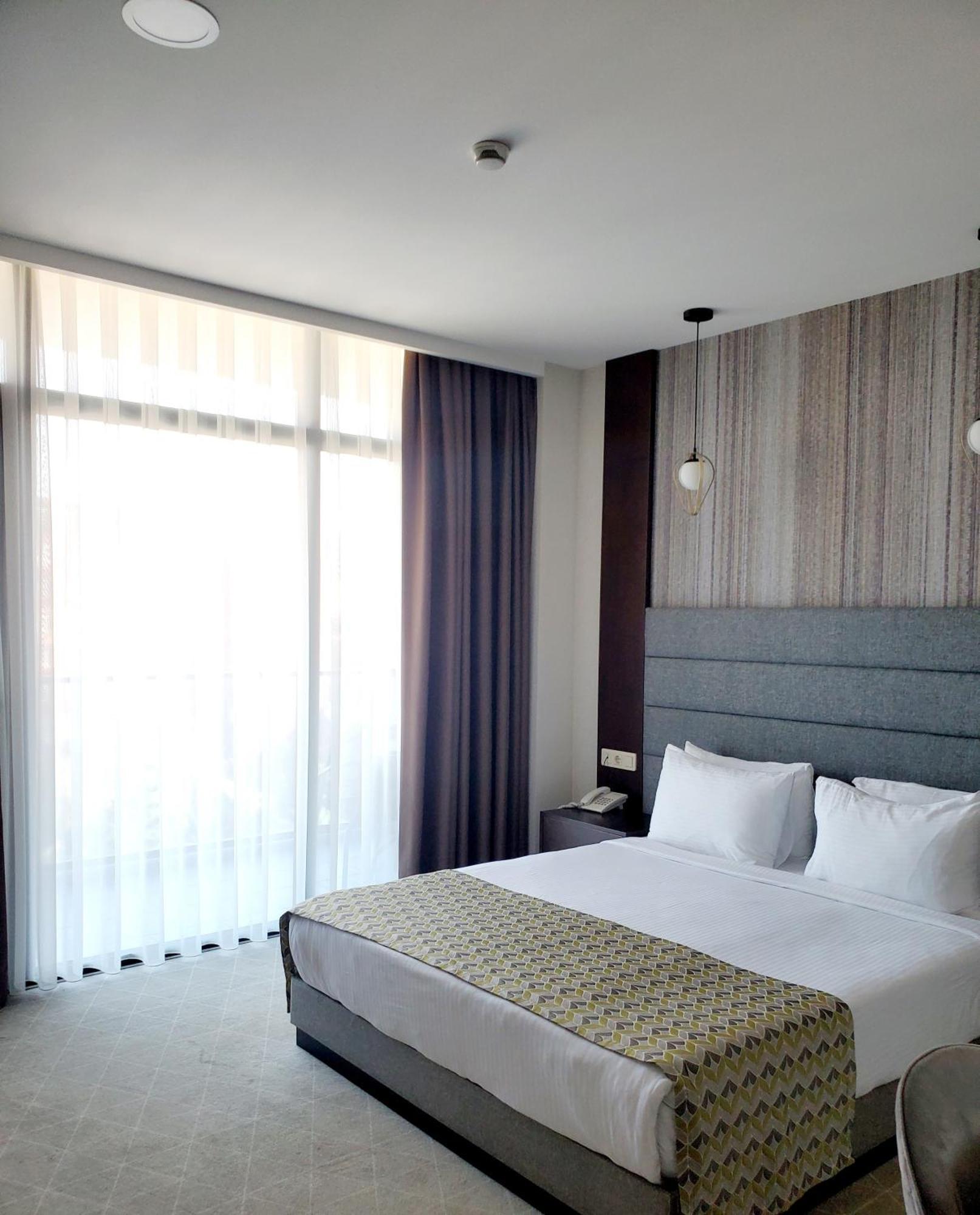 Hotel Salvador Batumi Kültér fotó